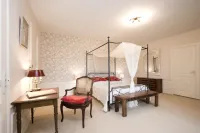 Romantisches Hotelzimmer (Bildquelle: © by-studio - Fotolia.com)