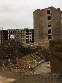 Die entkernten Gebäudeteile, ebenfalls Bauzustand Januar 2020; Bildquelle Hotelier.de