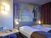 Schickes Doppelbettzimmer der B&B Hotels; Credit B&B HOTELS 