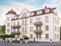  Das bekannte Premiumhotel präsentiert sich weiter als Aushängeschild der Kurstadt Bad Kissingen. / Bildquelle: Beide Romantik Hotel Laudensacks Parkhotel