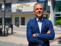 Oliver Gut (54) ist neuer Cluster General Manager für die Seetelhotels im Kaiserbad Bansin auf Usedom / Bildquelle: Seetelhotels