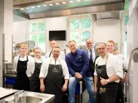 Das Küchenteam mit Thomas Bühner / Bildquelle: Grand Hotel Heiligendamm