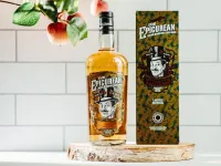 The Epicurean Calvados Limited Edition Packshot / Bildquelle: Alle Bilder Rising Brands GmbH / Bremer Spirituosen Contor