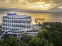 Blick auf die neue Seebrücke am Maritim Seehotel Timmendorfer Strand / Bildquelle: Beide Maritim Hotels